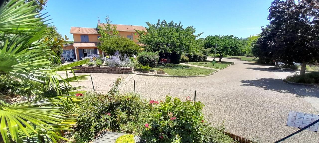 Hotel Des Vignes Julienas Екстер'єр фото